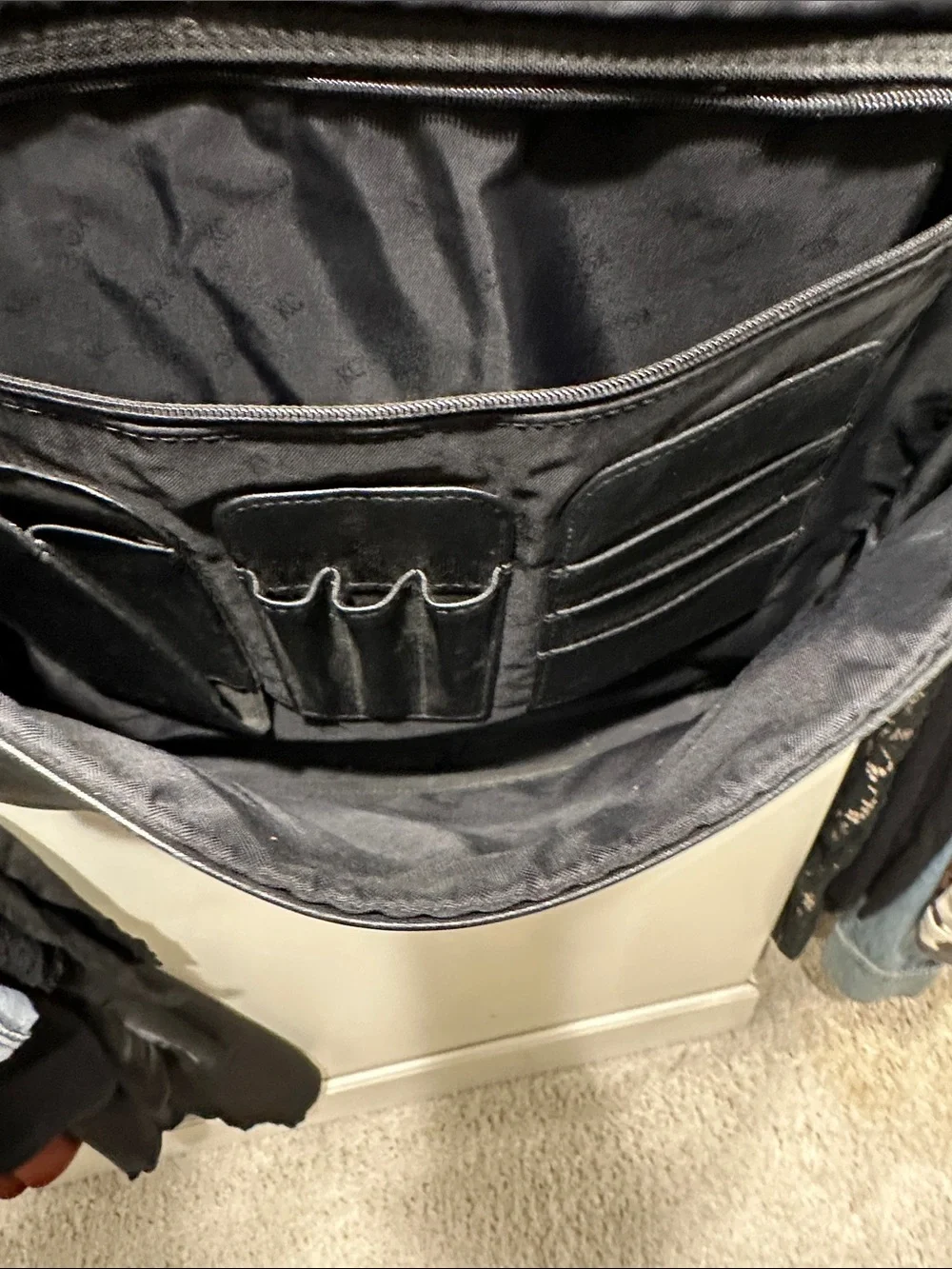 Kenneth Cole Black Leather Messenger Crossbody Bag
